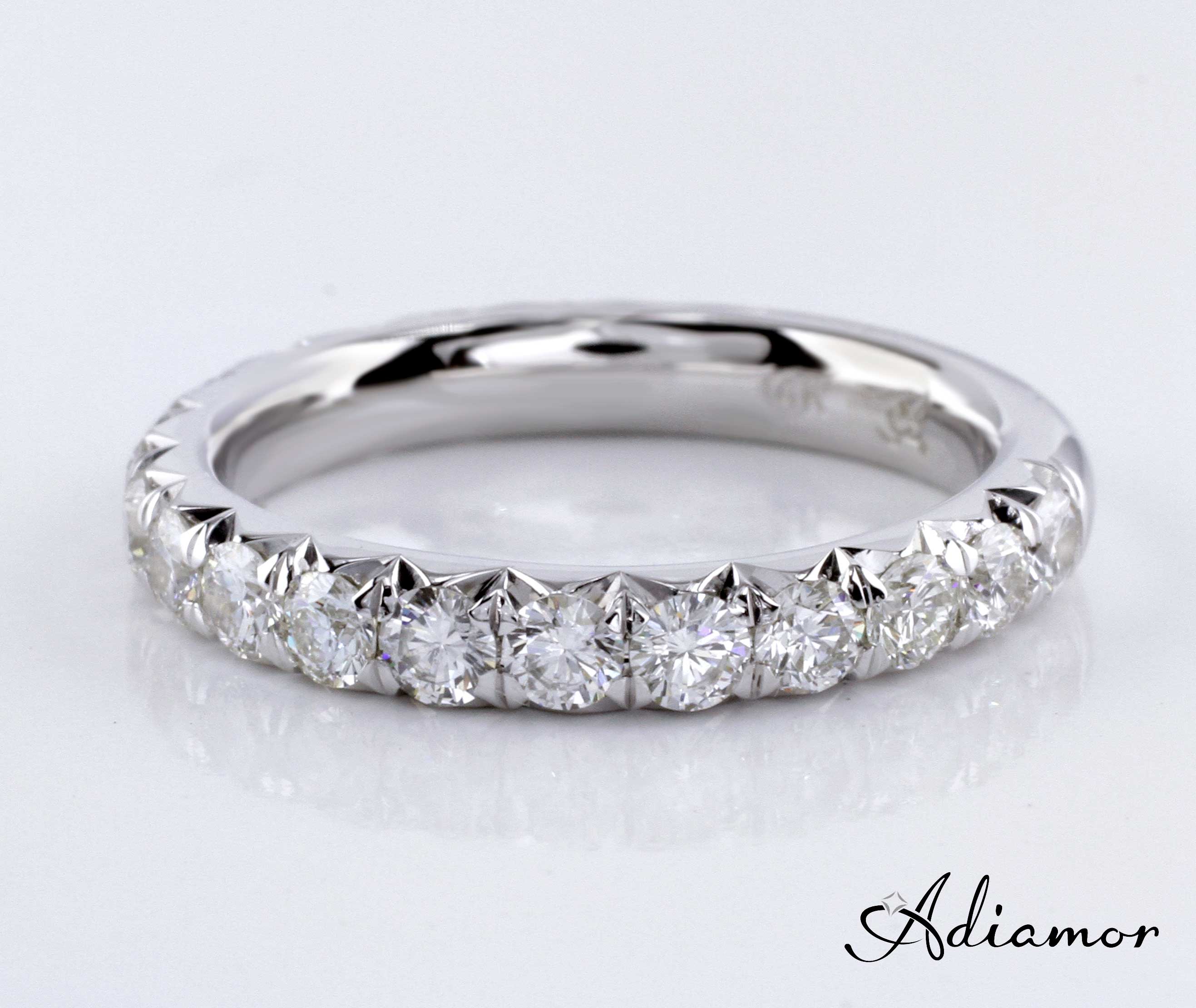 french pave wedding band        <h3 class=