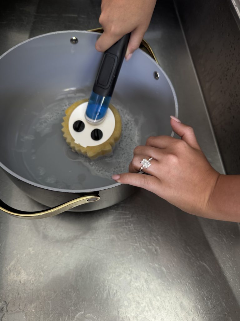 Engagement_ring_damage_doing_dishes washing dishes while wearing an engagement ring